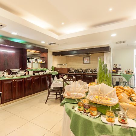 Courtyard Hotel Rosebank Johannesburg Exterior photo